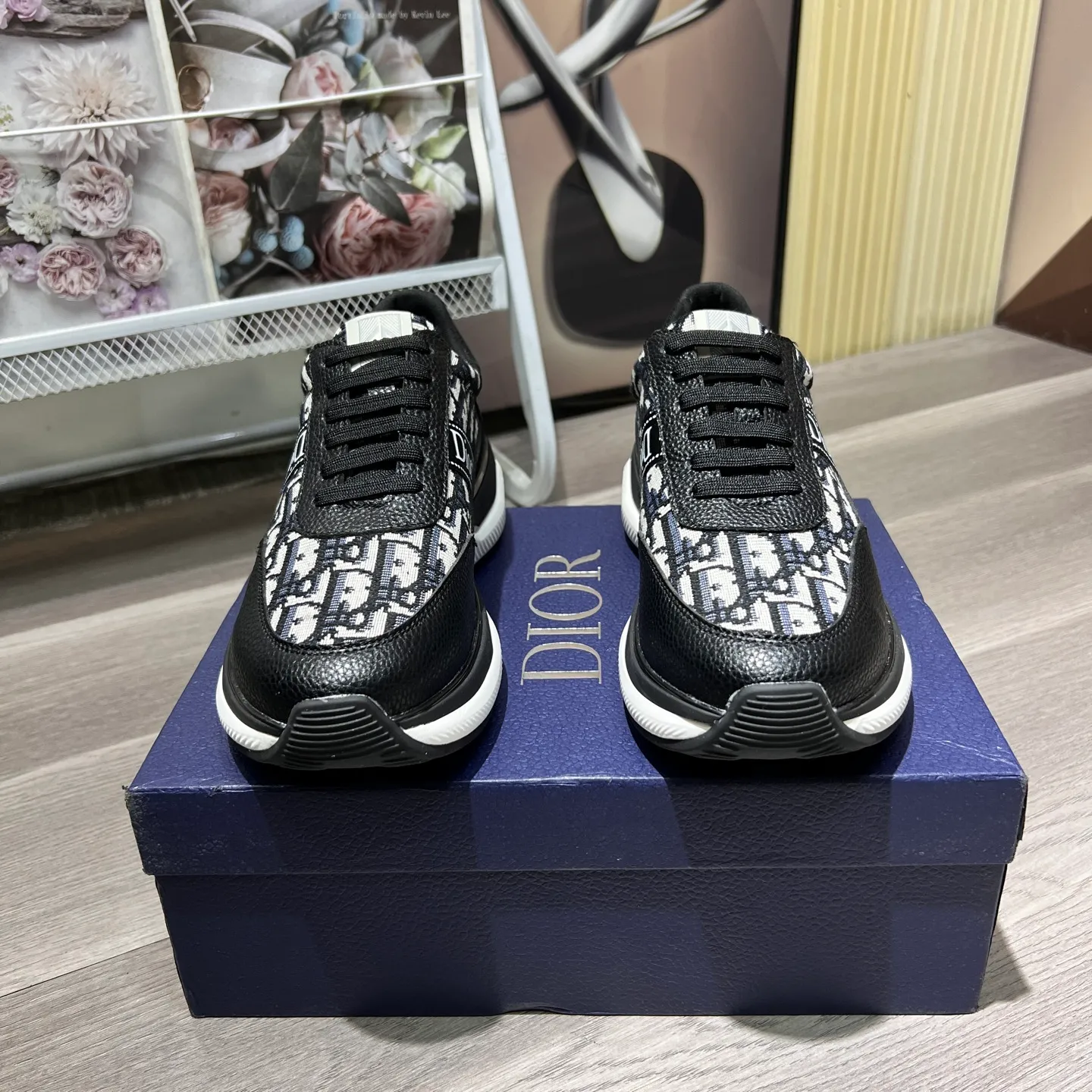 Factory price: 420💰"Dior"⚠️⚠️Top purchasing agent🔍🔍Men's 2025HK counters are on sale simultaneously. Sole: The original sole is specially provided by the original factory. The exclusive movable molded sole is super comfortable. The original factory is made with the original product🔍🔍, sheepskin foot pads, mesh lining💪Details determine the quality. We only make shoes with our heart. You can enter and leave the counter at will. Welcome to compare 🇮🇹Size number: 38-44, customized 45